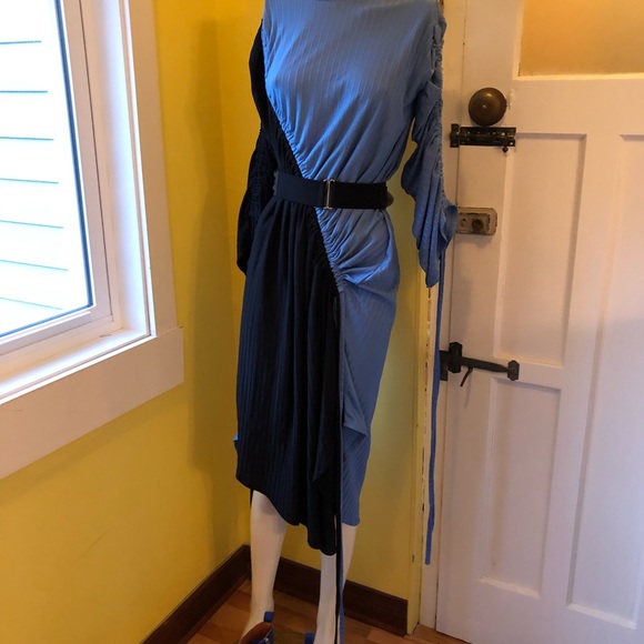 Zara dress - Picture 4 of 4